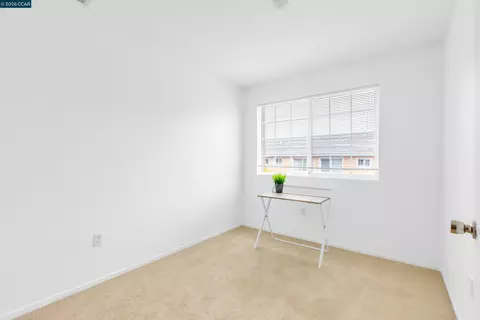Bedroom - 712 Daniels Ave, Vallejo, CA 94590 photo 5 of 7