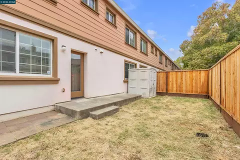 Exterior - 712 Daniels Ave, Vallejo, CA 94590 photo 3 of 4