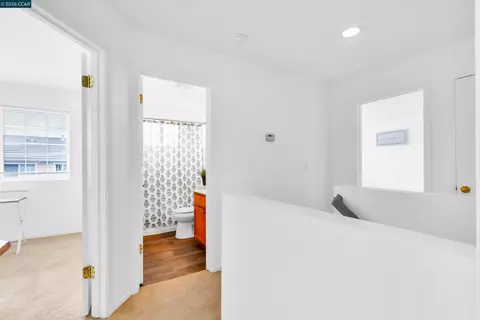 Entry Way - 712 Daniels Ave, Vallejo, CA 94590 photo 2 of 2