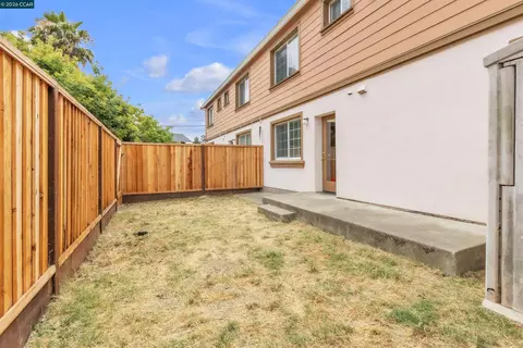 Exterior - 712 Daniels Ave, Vallejo, CA 94590 photo 2 of 4