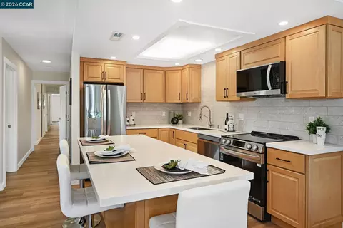 2000 Pine Knoll Dr #2, Walnut Creek, CA 94595