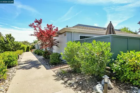Exterior - 2000 Pine Knoll Dr #2, Walnut Creek, CA 94595 photo 3 of 5