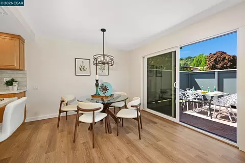 Dining - 2000 Pine Knoll Dr #2, Walnut Creek, CA 94595 photo 1 of 2