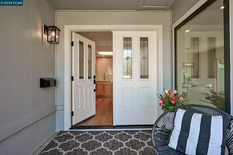 Entry Way - 2000 Pine Knoll Dr #2, Walnut Creek, CA 94595 photo 1 of 1