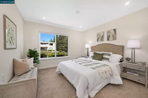 Bedroom - 2000 Pine Knoll Dr #2, Walnut Creek, CA 94595 photo 2 of 2