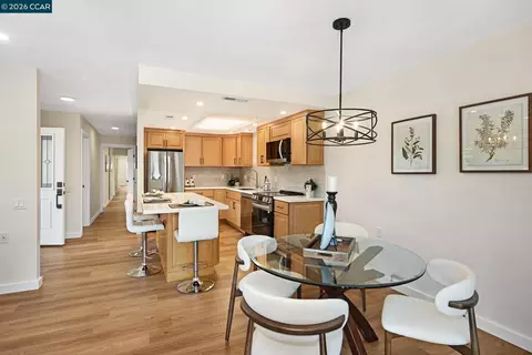 Dining - 2000 Pine Knoll Dr #2, Walnut Creek, CA 94595 photo 2 of 2