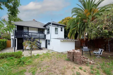 Exterior - 2012 E 15th St, Oakland, CA 94606 photo 3 of 3