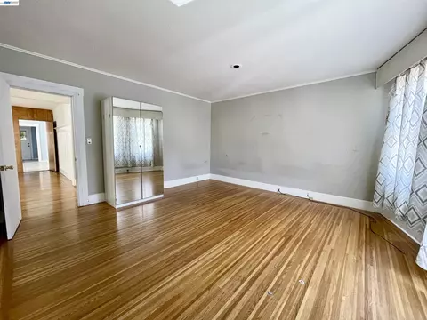 Bedroom - 2517 Webb Ave, Alameda, CA 94501 photo 1 of 5