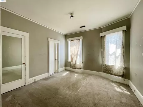 Bedroom - 2517 Webb Ave, Alameda, CA 94501 photo 3 of 5