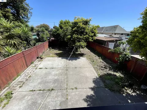 Exterior - 2517 Webb Ave, Alameda, CA 94501 photo 3 of 3