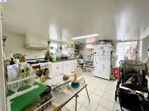 Kitchen - 2517 Webb Ave, Alameda, CA 94501 photo 5 of 5