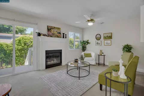 Living - 3190 Castro St, Martinez, CA 94553 photo 2 of 3