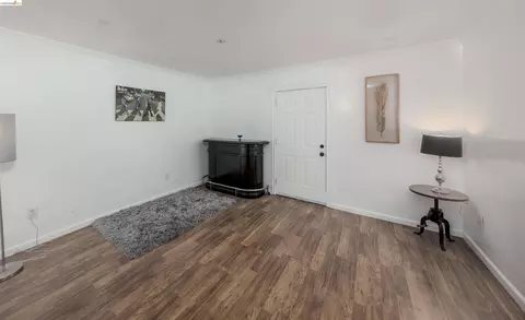 Living - 414 E 12th St, Oakland, CA 94606 photo 1 of 2