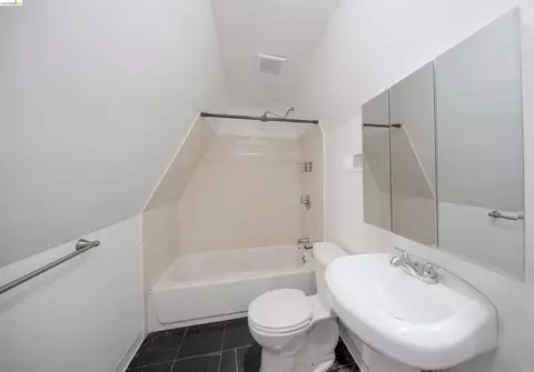 Bath - 414 E 12th St, Oakland, CA 94606 photo 4 of 4