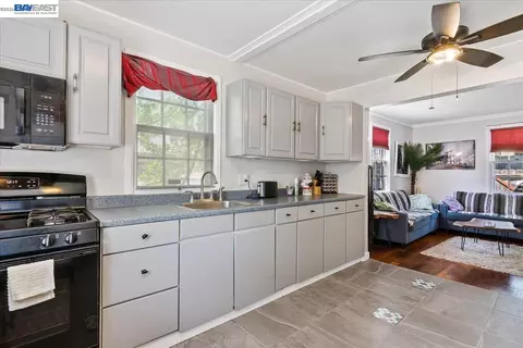 Kitchen - 44 Parrott St, Vallejo, CA 94590 photo 1 of 1