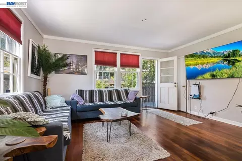 Living - 44 Parrott St, Vallejo, CA 94590 photo 1 of 1