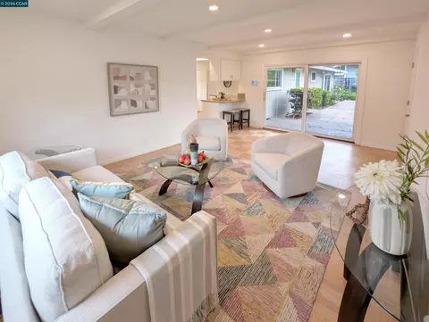 Living - 423 Deerfield Dr, Moraga, CA 94556 photo 5 of 8