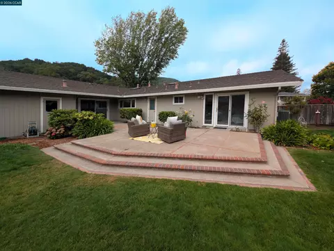 Exterior - 423 Deerfield Dr, Moraga, CA 94556 photo 6 of 11