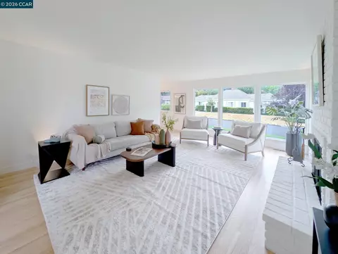 Living - 423 Deerfield Dr, Moraga, CA 94556 photo 2 of 8