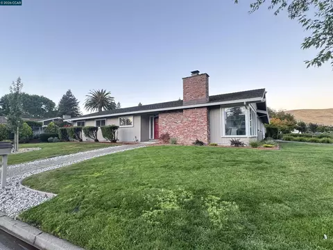 Exterior - 423 Deerfield Dr, Moraga, CA 94556 photo 2 of 11