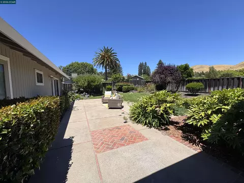 Exterior - 423 Deerfield Dr, Moraga, CA 94556 photo 10 of 11