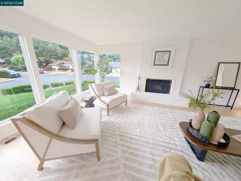 Living - 423 Deerfield Dr, Moraga, CA 94556 photo 4 of 8