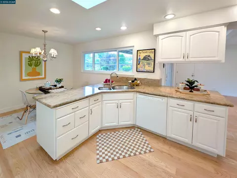Kitchen - 423 Deerfield Dr, Moraga, CA 94556 photo 1 of 2