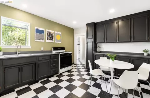 Kitchen - 318 Butte St, Vallejo, CA 94590 photo 1 of 2