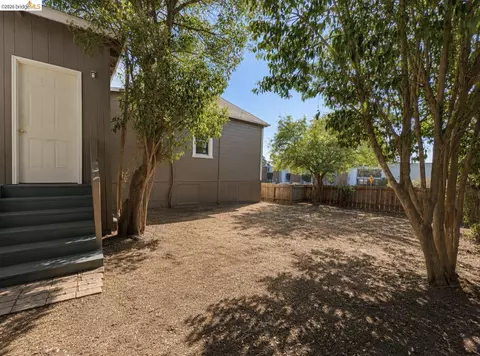 Exterior - 318 Butte St, Vallejo, CA 94590 photo 2 of 3