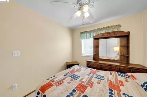Bedroom - 1553 Shadowood Ct, Tracy, CA 95376 photo 6 of 8