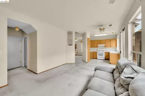 Living - 1553 Shadowood Ct, Tracy, CA 95376 photo 8 of 9