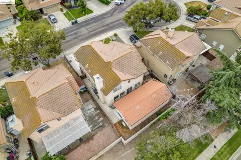 View/Area - 1553 Shadowood Ct, Tracy, CA 95376 photo 3 of 9