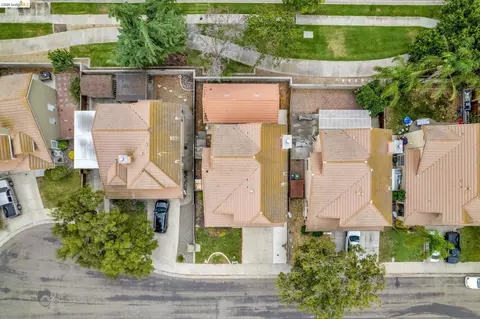 View/Area - 1553 Shadowood Ct, Tracy, CA 95376 photo 2 of 9