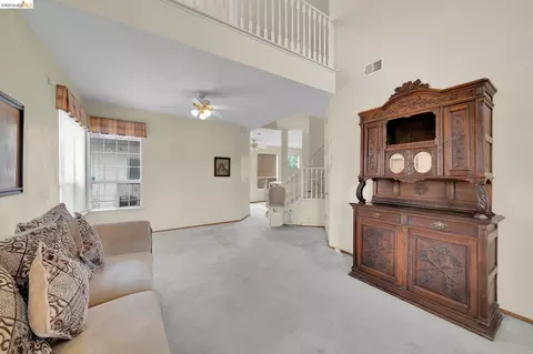 Living - 1553 Shadowood Ct, Tracy, CA 95376 photo 4 of 9