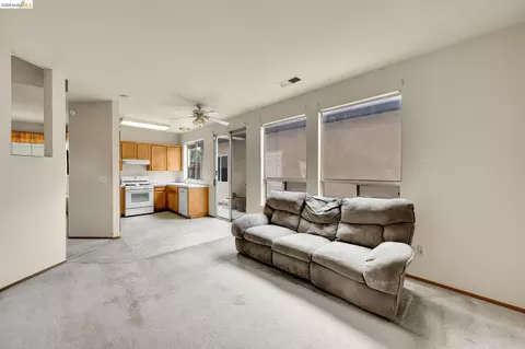 Living - 1553 Shadowood Ct, Tracy, CA 95376 photo 7 of 9