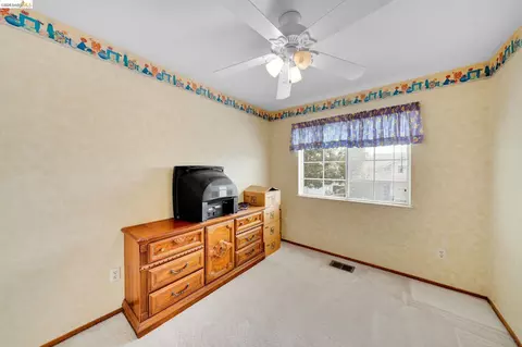 Bedroom - 1553 Shadowood Ct, Tracy, CA 95376 photo 7 of 8