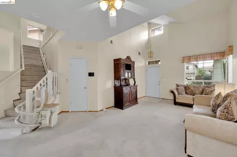 Living - 1553 Shadowood Ct, Tracy, CA 95376 photo 2 of 9