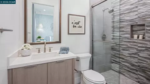 Bath - 3194 Fuller Ave, Tracy, CA 95377 photo 2 of 2