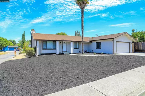 Exterior - 4323 Arleda Ln, Concord, CA 94521 photo 2 of 4