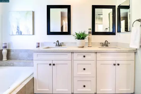Bath - 4323 Arleda Ln, Concord, CA 94521 photo 1 of 5