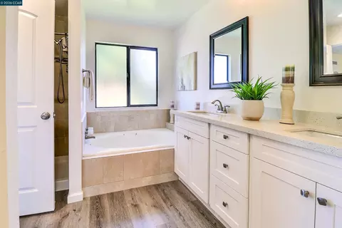 Bath - 4323 Arleda Ln, Concord, CA 94521 photo 2 of 5
