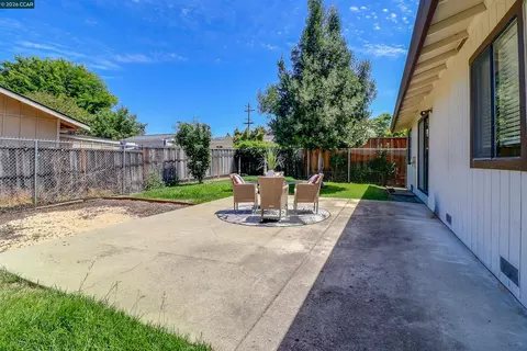 Exterior - 4323 Arleda Ln, Concord, CA 94521 photo 4 of 4