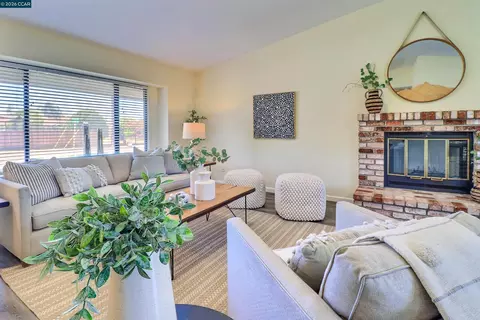 Living - 4323 Arleda Ln, Concord, CA 94521 photo 3 of 5
