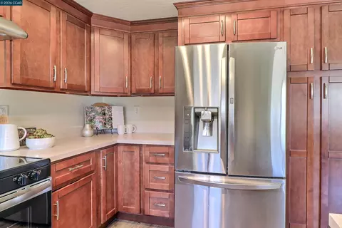 Kitchen - 4323 Arleda Ln, Concord, CA 94521 photo 6 of 6