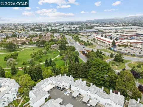 View/Area - 208 Commodore Dr, Richmond, CA 94804 photo 2 of 5