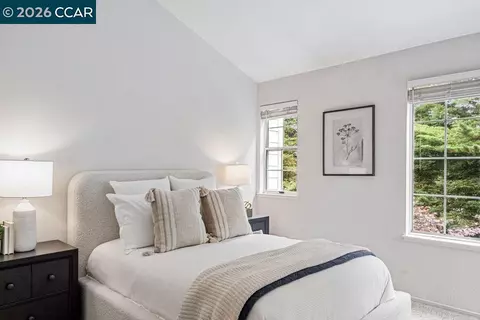 Bedroom - 208 Commodore Dr, Richmond, CA 94804 photo 1 of 5