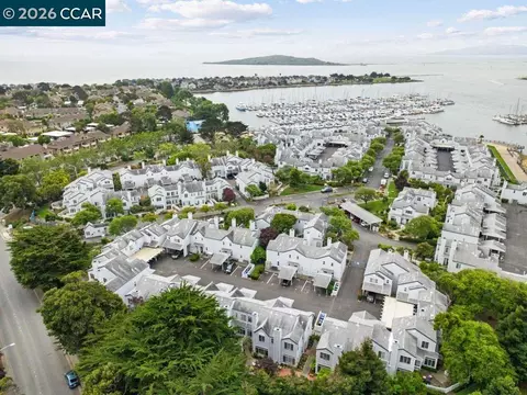 View/Area - 208 Commodore Dr, Richmond, CA 94804 photo 5 of 5