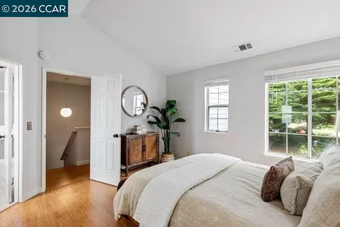 Bedroom - 208 Commodore Dr, Richmond, CA 94804 photo 4 of 5