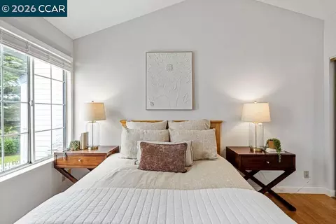 Bedroom - 208 Commodore Dr, Richmond, CA 94804 photo 5 of 5