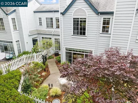 Exterior - 208 Commodore Dr, Richmond, CA 94804 photo 3 of 10